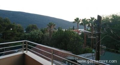 APARTMAN MONTENEGRINA, Privatunterkunft im Ort Kumbor, Montenegro